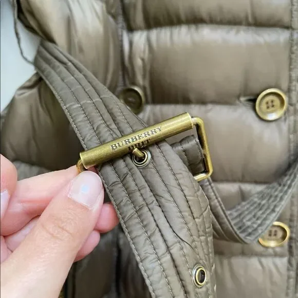 Burberry
Ashwick Puffer Coat w/ Detachable Hooded jacket - Picture 4 of 11